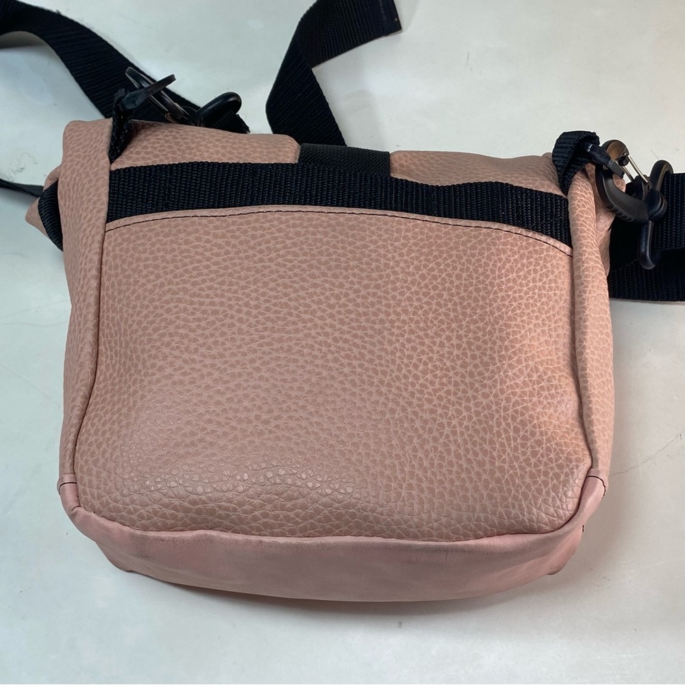 PERIPLO Santiago, Chile Handmade Crossbody Sling Outdoor Travel Bag Blush Pink - Picture 5 of 14